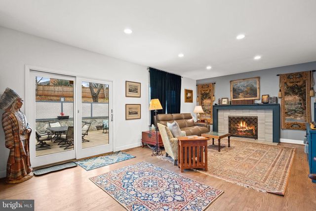 5755 HUNTON WOOD DR, Broad Run, VA 20137