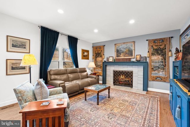 5755 HUNTON WOOD DR, Broad Run, VA 20137