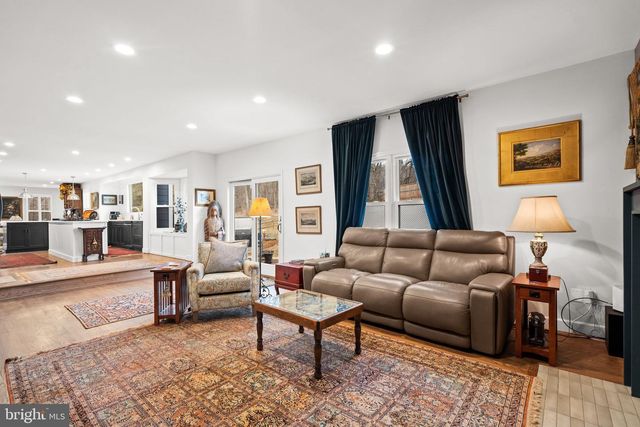 5755 HUNTON WOOD DR, Broad Run, VA 20137