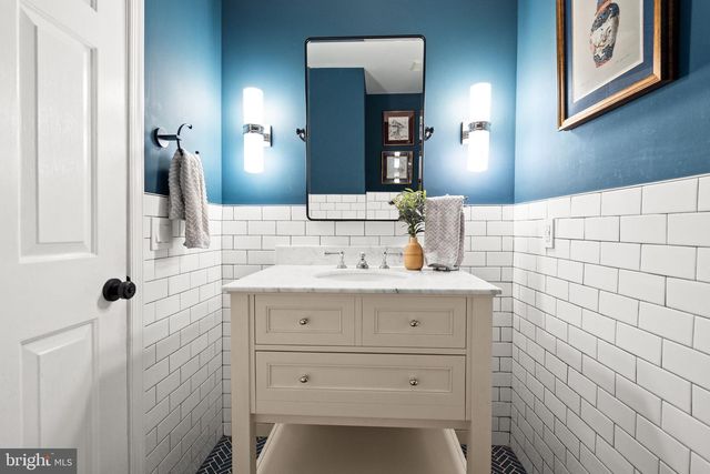 5755 HUNTON WOOD DR, Broad Run, VA 20137