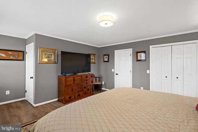 5755 HUNTON WOOD DR, Broad Run, VA 20137