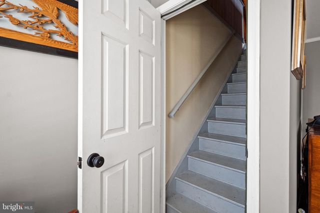 5755 HUNTON WOOD DR, Broad Run, VA 20137