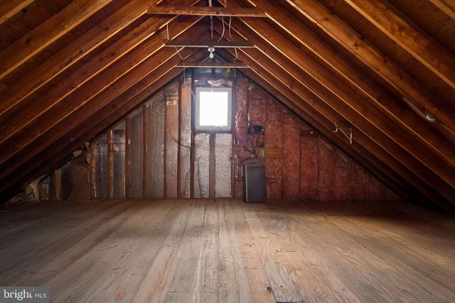 5755 HUNTON WOOD DR, Broad Run, VA 20137