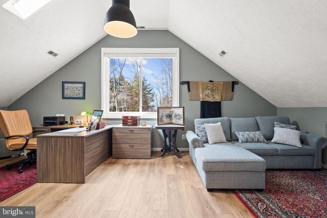 5755 HUNTON WOOD DR, Broad Run, VA 20137