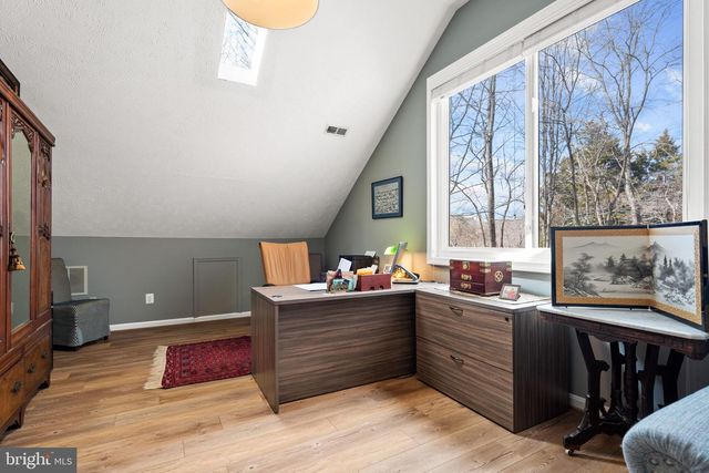 5755 HUNTON WOOD DR, Broad Run, VA 20137