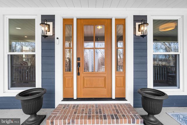 5755 HUNTON WOOD DR, Broad Run, VA 20137