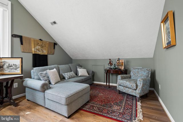 5755 HUNTON WOOD DR, Broad Run, VA 20137