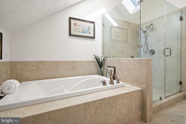 5755 HUNTON WOOD DR, Broad Run, VA 20137