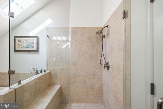 5755 HUNTON WOOD DR, Broad Run, VA 20137