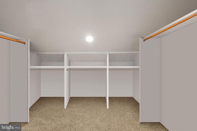 5755 HUNTON WOOD DR, Broad Run, VA 20137