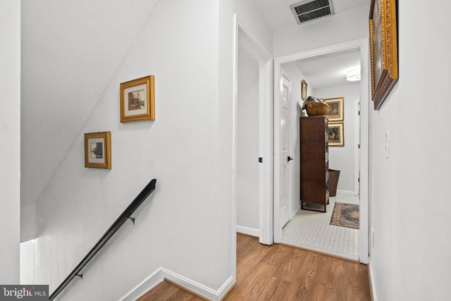 5755 HUNTON WOOD DR, Broad Run, VA 20137