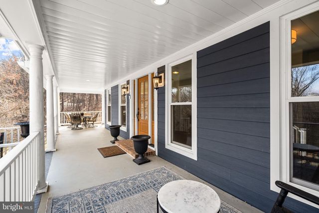 5755 HUNTON WOOD DR, Broad Run, VA 20137