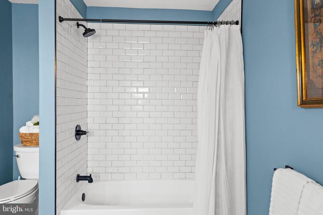 5755 HUNTON WOOD DR, Broad Run, VA 20137