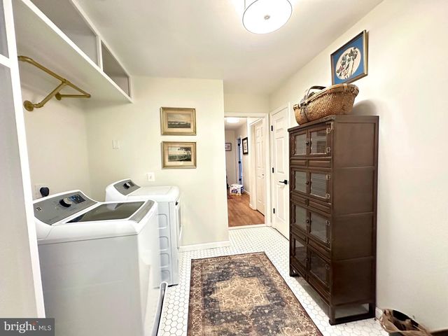 5755 HUNTON WOOD DR, Broad Run, VA 20137