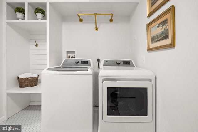 5755 HUNTON WOOD DR, Broad Run, VA 20137