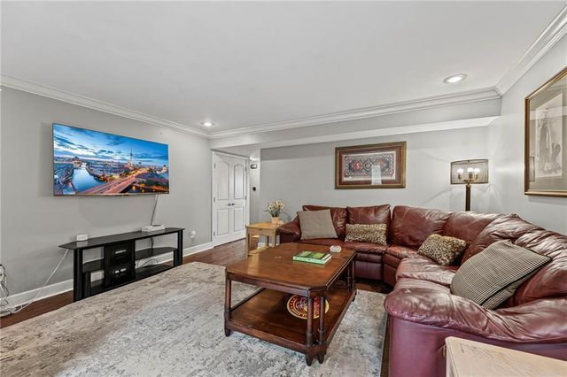 536 W 10th Street, Kansas City, MO 64105