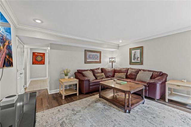 536 W 10th Street, Kansas City, MO 64105