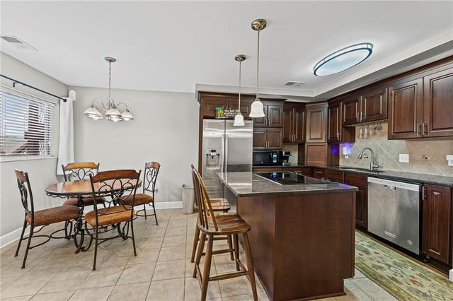 536 W 10th Street, Kansas City, MO 64105