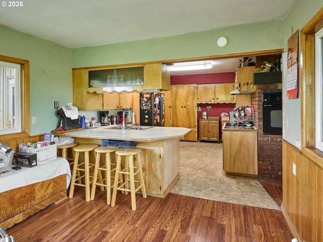 5724 S ANDERSON Rd, Aurora, OR 97002