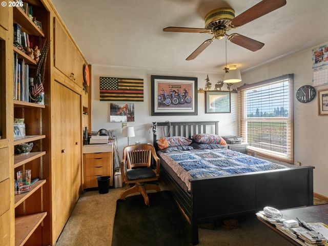 5724 S ANDERSON Rd, Aurora, OR 97002