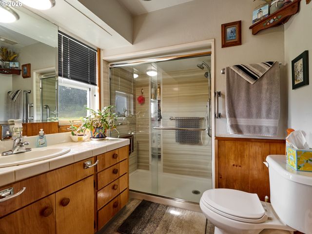 5724 S ANDERSON Rd, Aurora, OR 97002