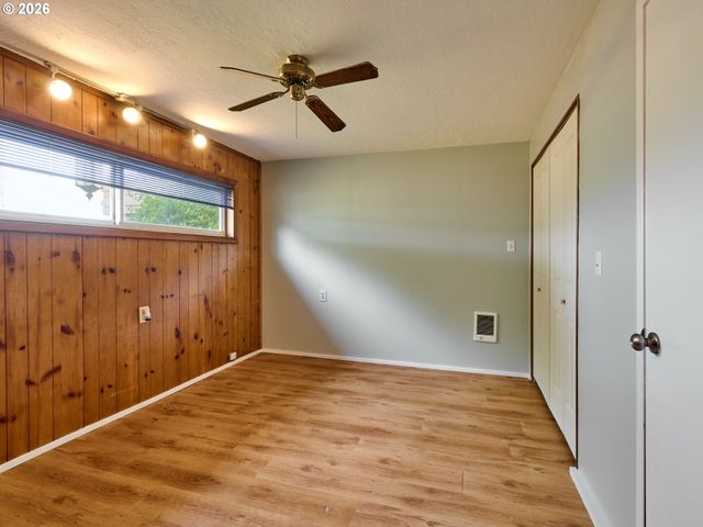5724 S ANDERSON Rd, Aurora, OR 97002
