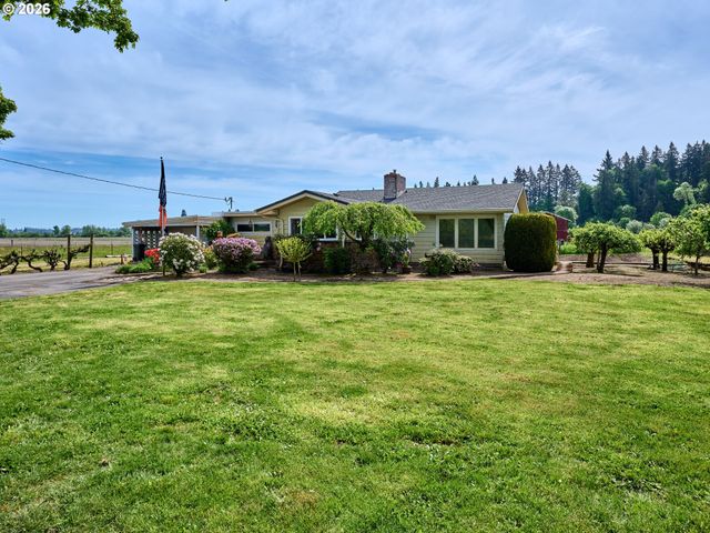 5724 S ANDERSON Rd, Aurora, OR 97002