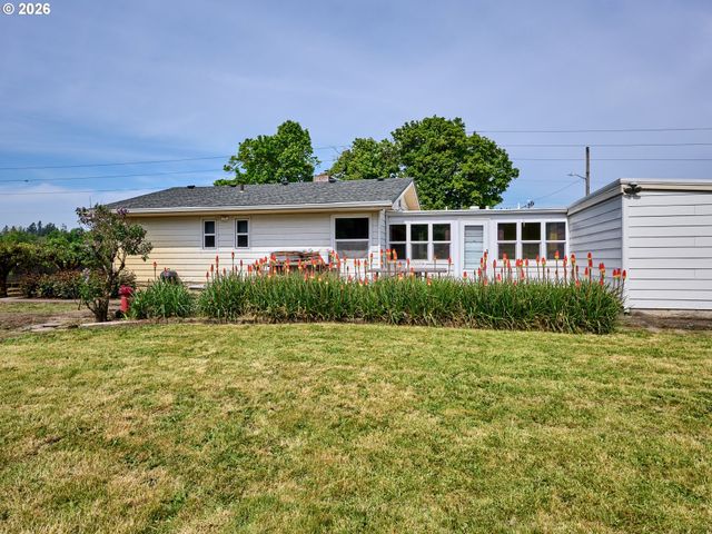5724 S ANDERSON Rd, Aurora, OR 97002