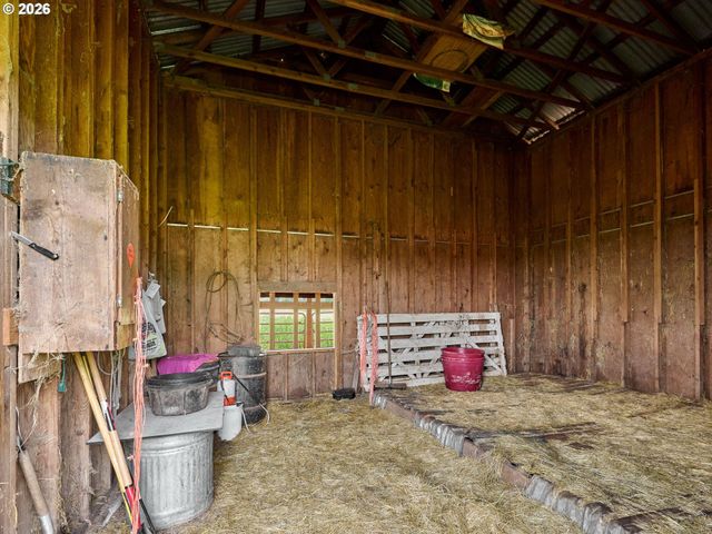 5724 S ANDERSON Rd, Aurora, OR 97002