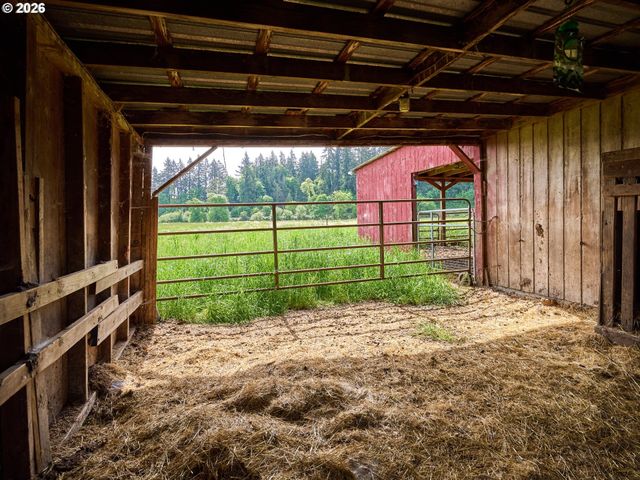 5724 S ANDERSON Rd, Aurora, OR 97002