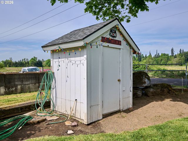 5724 S ANDERSON Rd, Aurora, OR 97002
