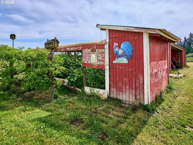 5724 S ANDERSON Rd, Aurora, OR 97002