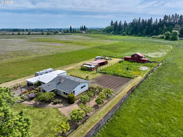 5724 S ANDERSON Rd, Aurora, OR 97002