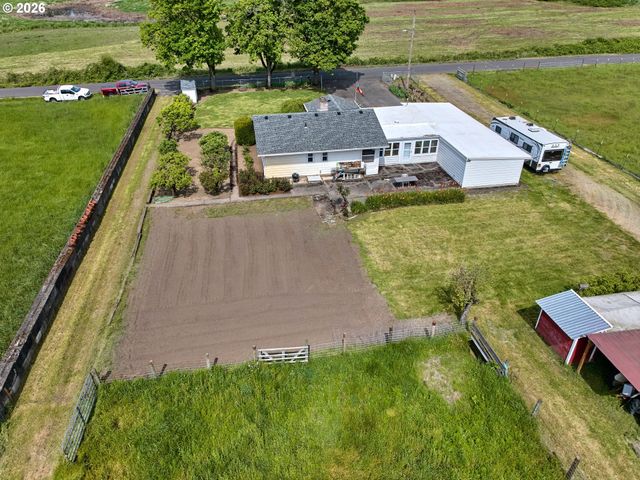 5724 S ANDERSON Rd, Aurora, OR 97002