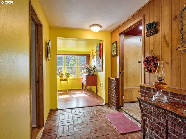 5724 S ANDERSON Rd, Aurora, OR 97002