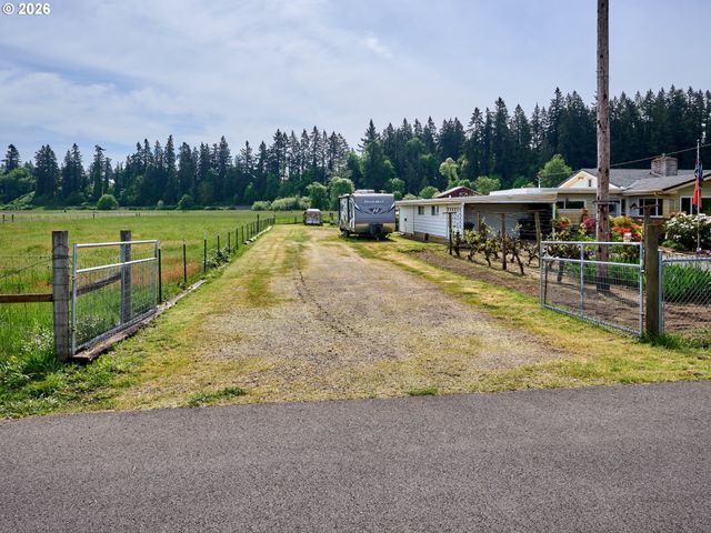 5724 S ANDERSON Rd, Aurora, OR 97002