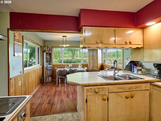 5724 S ANDERSON Rd, Aurora, OR 97002