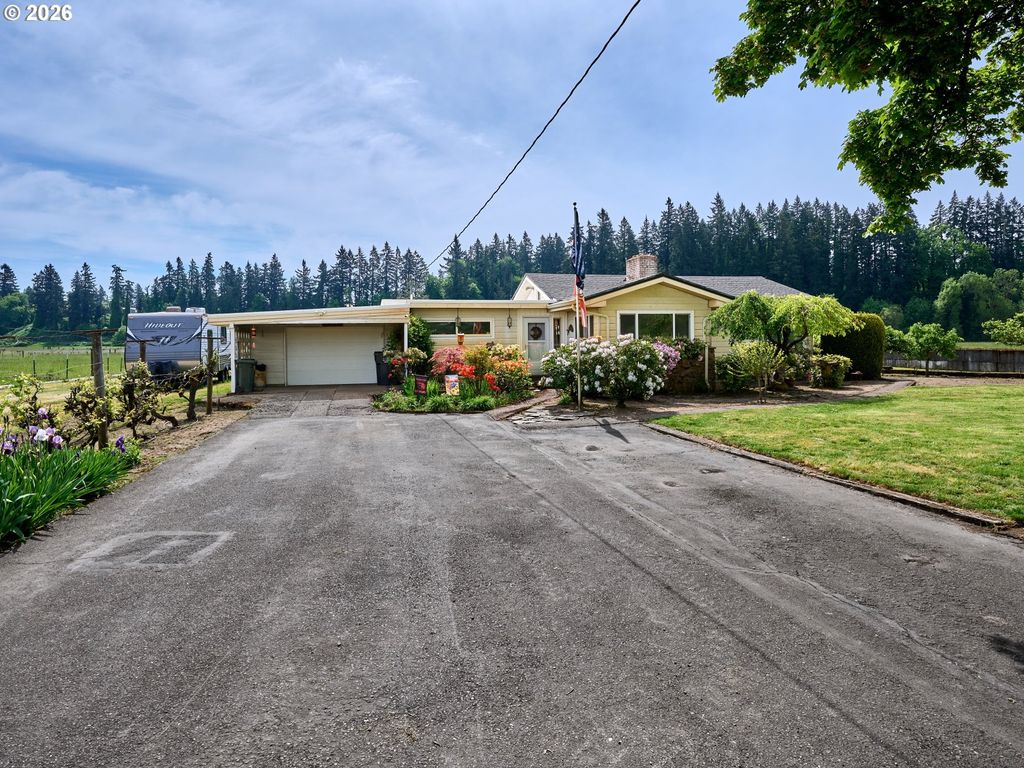 5724 S ANDERSON Rd, Aurora, OR 97002