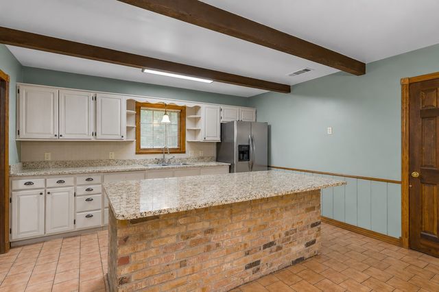 6231 S Lakeshore Drive, Shreveport, LA 71119
