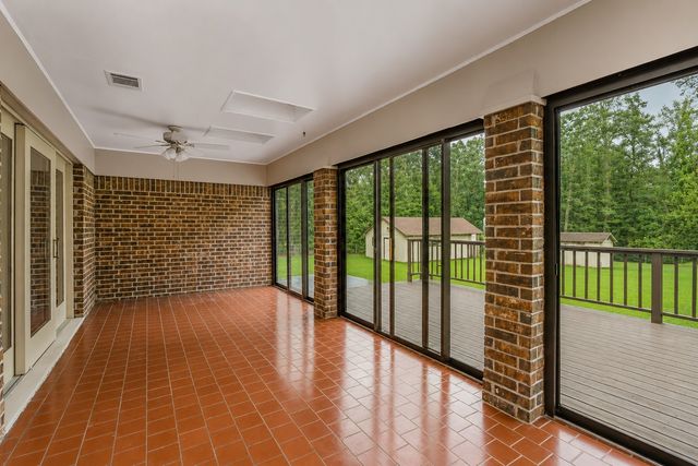 6231 S Lakeshore Drive, Shreveport, LA 71119