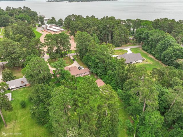 6231 S Lakeshore Drive, Shreveport, LA 71119