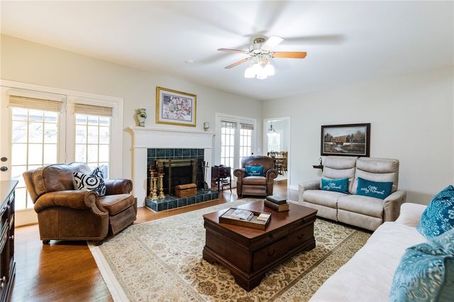 14203 Greenridge Road, Fayetteville, AR 72701
