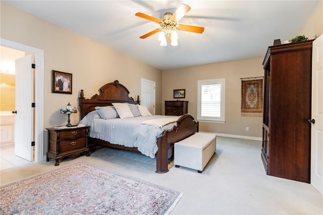 14203 Greenridge Road, Fayetteville, AR 72701