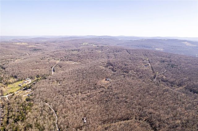 14203 Greenridge Road, Fayetteville, AR 72701