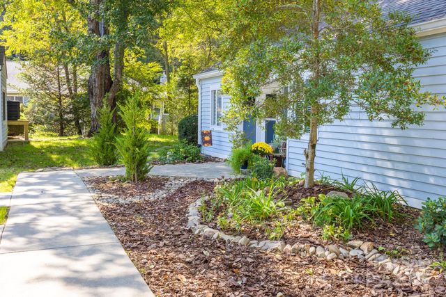 104 Llama Way, Black Mountain, NC 28711