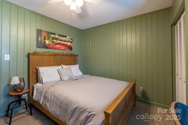 104 Llama Way, Black Mountain, NC 28711