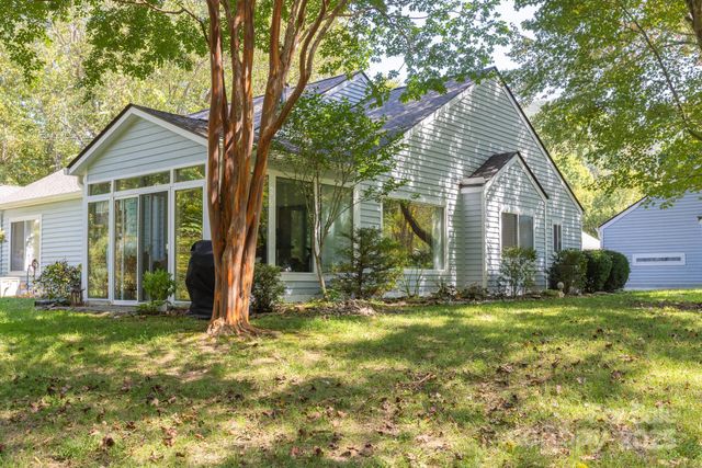 104 Llama Way, Black Mountain, NC 28711