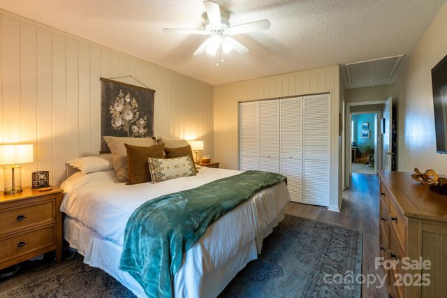 104 Llama Way, Black Mountain, NC 28711