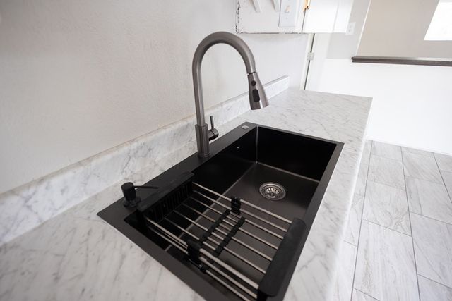 737 Hickory St, Colorado City, TX 79512