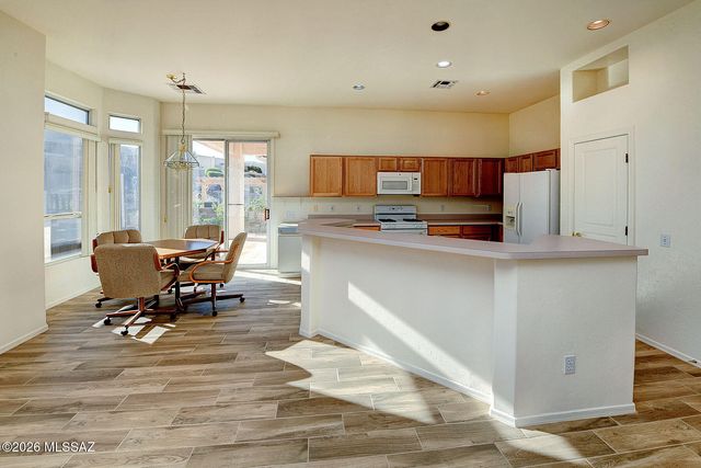 345 W Continental Vista Place, Green Valley, AZ 85614